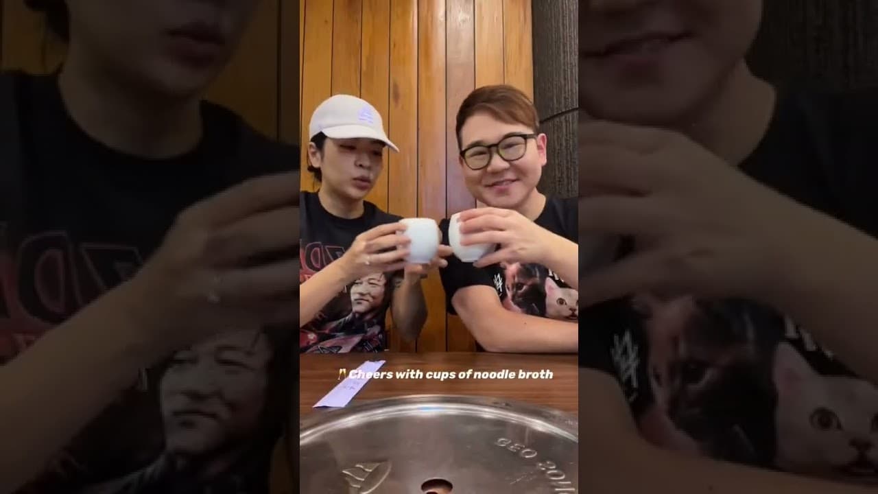 Twin Noodle Slurping at Woo Lae Oak, one of Seoul's oldest naengmyeon restaurants!